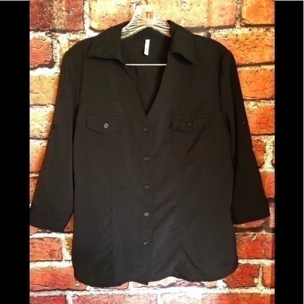 Women’s Black Passport Button up Blouse Top Medium 3/4 sleeve Roll up M